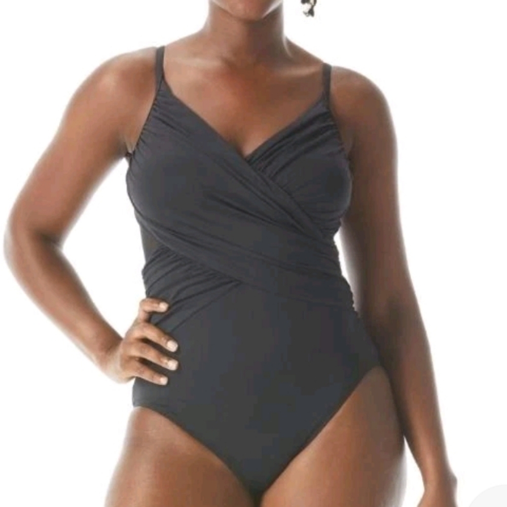 NWT Coco Reef Contours Sterling Front Wrap One Piece Black SIZE 14 38C/D